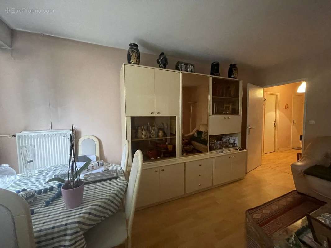 Appartement à COURBEVOIE