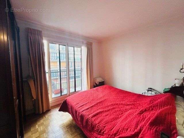 Appartement à PARIS-20E