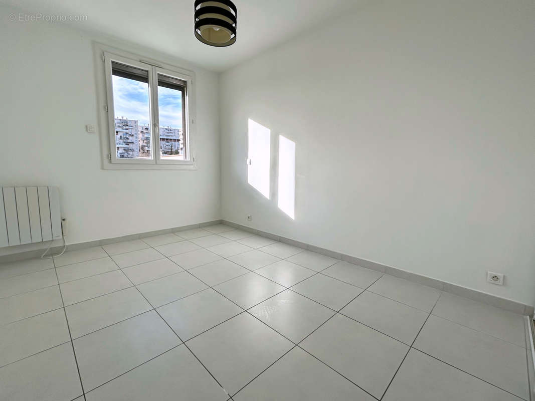 Appartement à MARSEILLE-14E