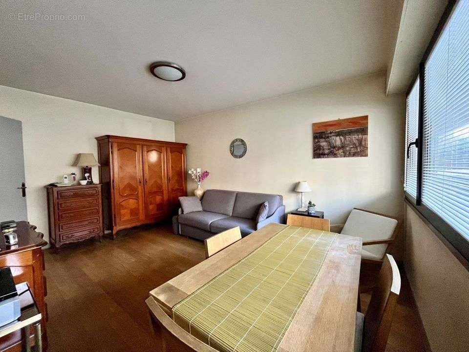 Appartement à PARIS-20E