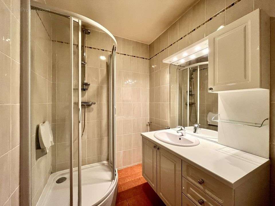 Appartement à PARIS-20E