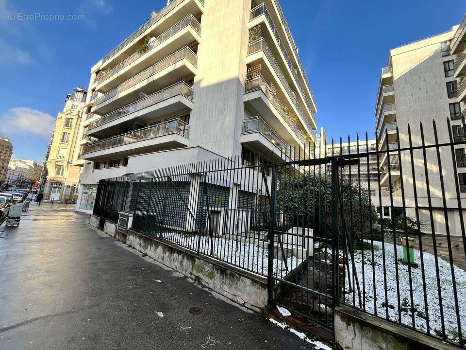 Appartement à PARIS-20E