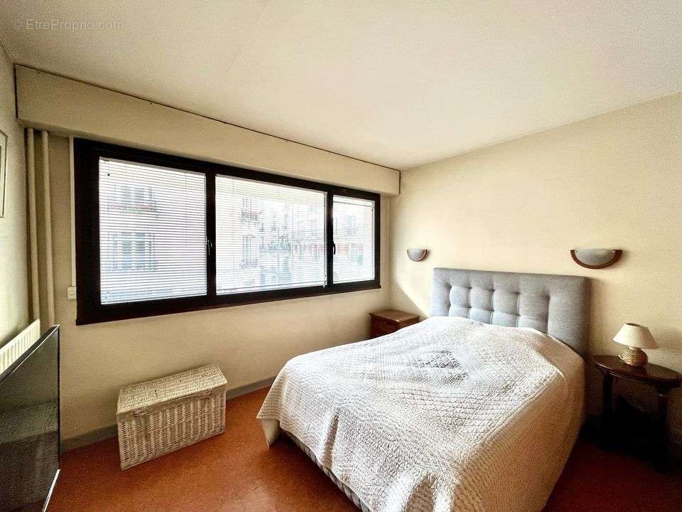 Appartement à PARIS-20E