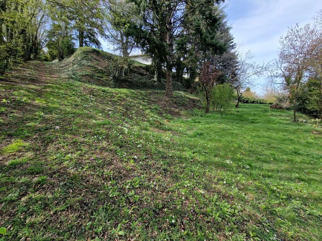 Terrain à SAINT-ETIENNE