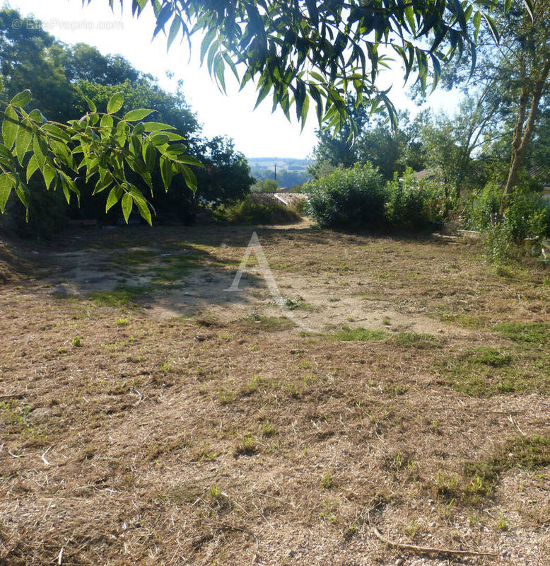 Terrain à L&#039;ISLE-JOURDAIN