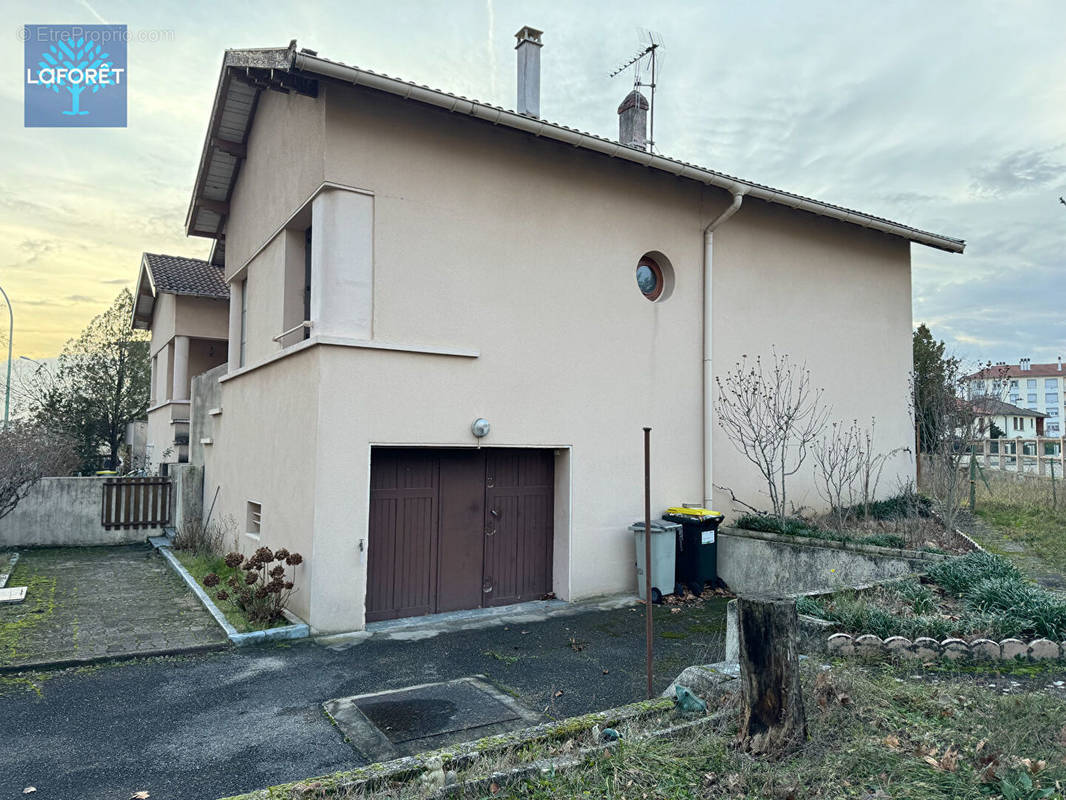 Maison à GRIGNY