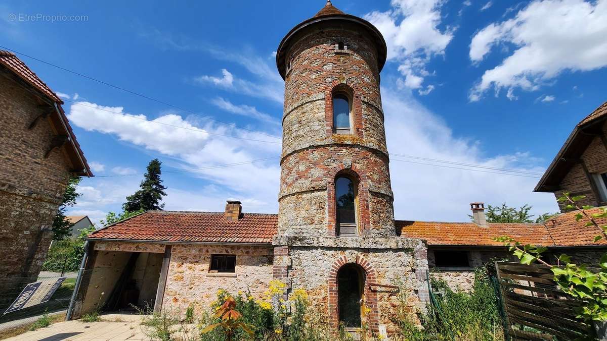 Maison à BRIIS-SOUS-FORGES