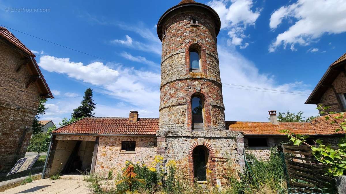 Maison à BRIIS-SOUS-FORGES