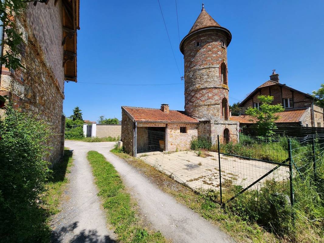 Maison à BRIIS-SOUS-FORGES