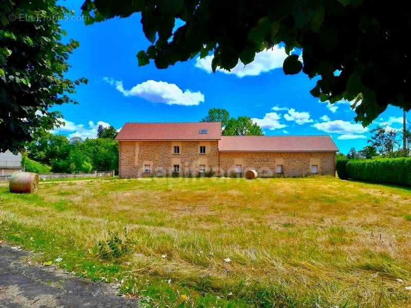 Appartement à MONTCEAU-LES-MINES