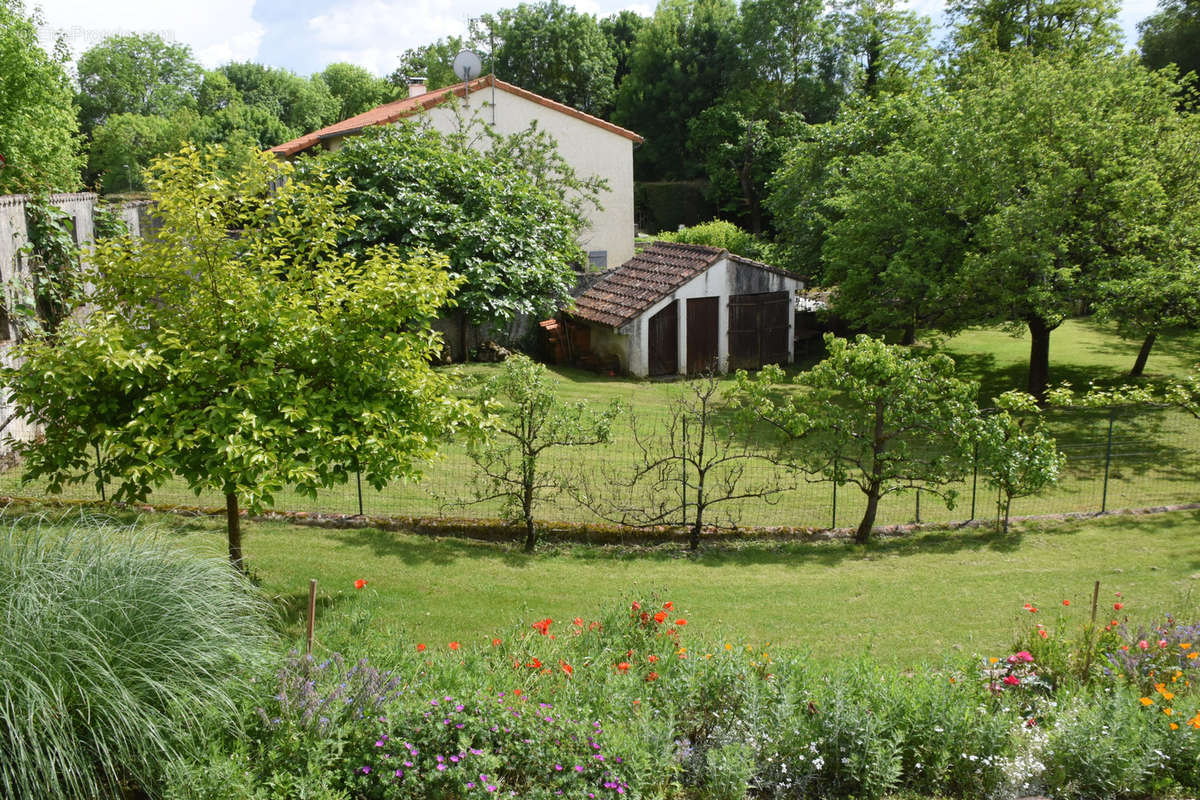 Terrain à SAINT-GERMAIN-SUR-MOINE