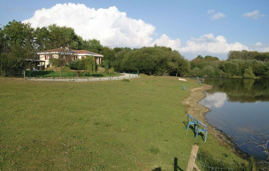 Maison à LE CHAMP-SAINT-PERE