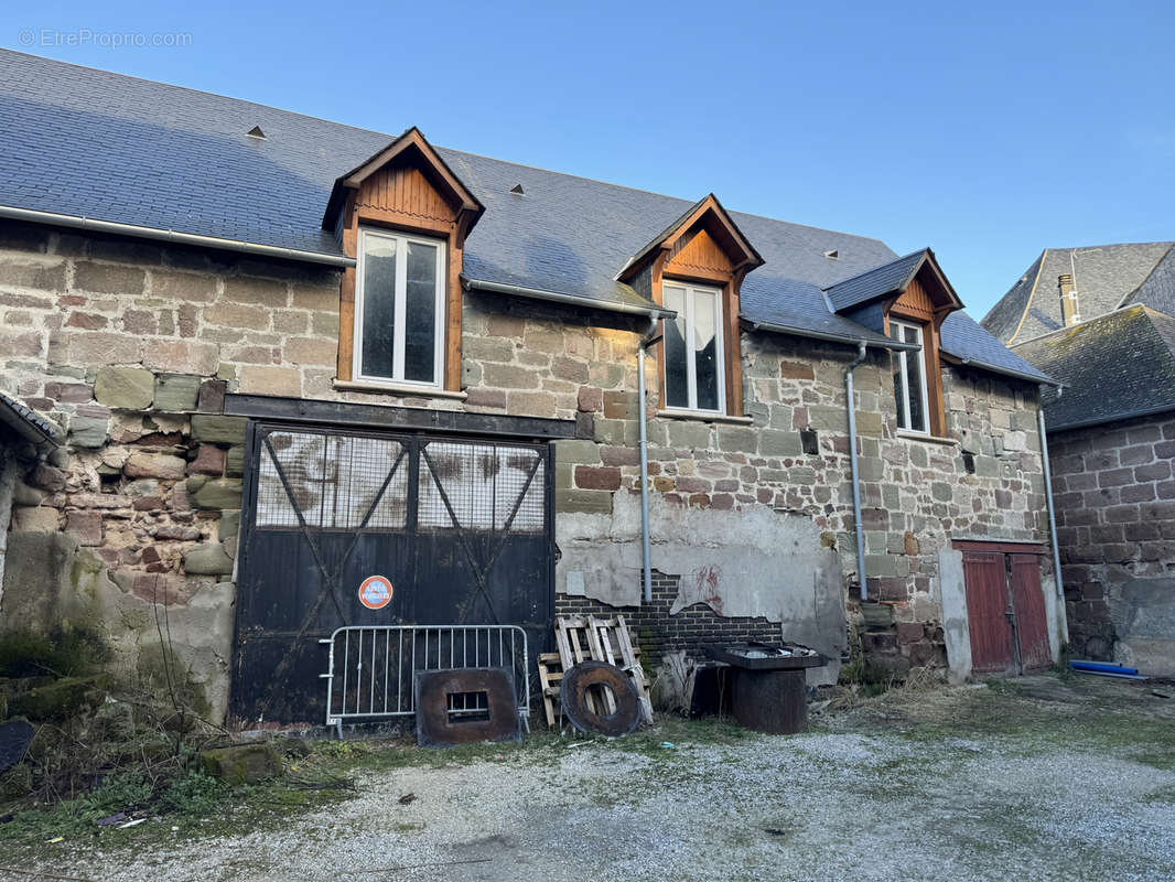 Maison à OBJAT