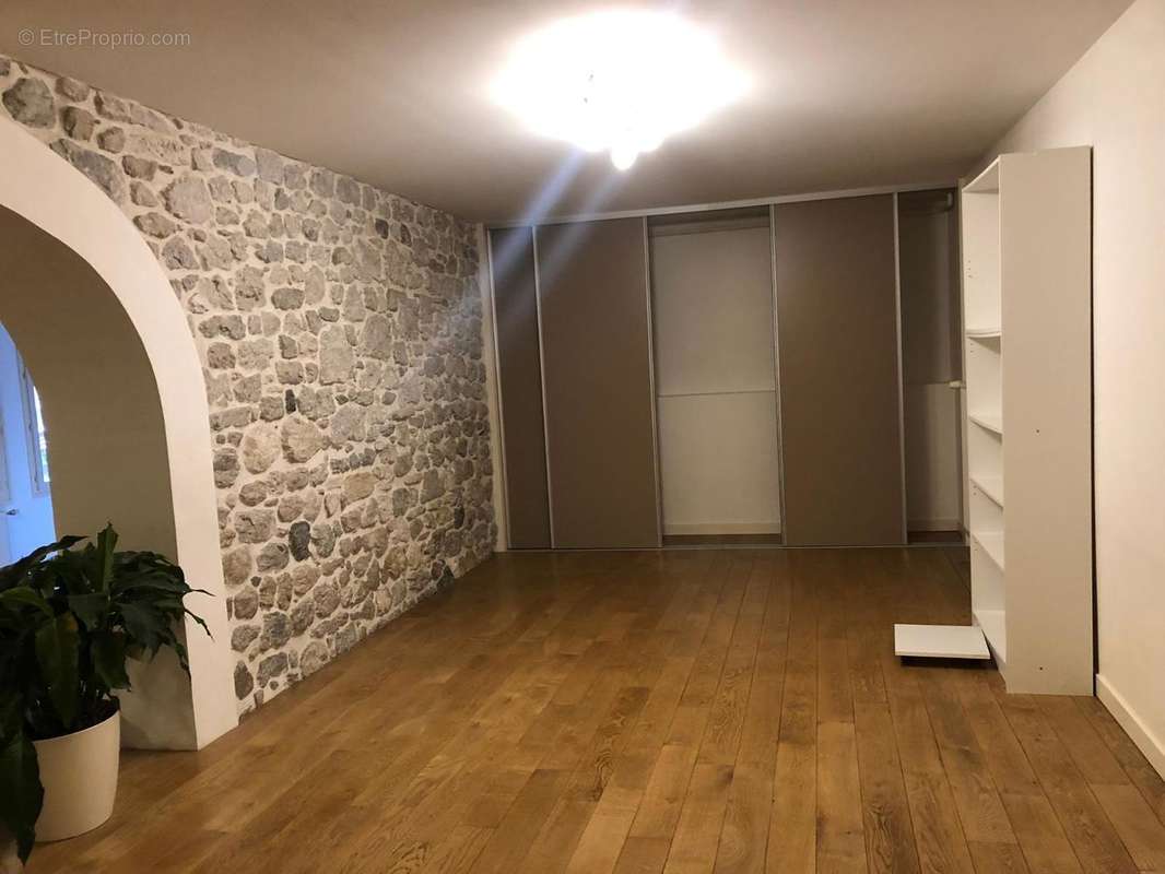   - Appartement à SAINT-CLAUDE