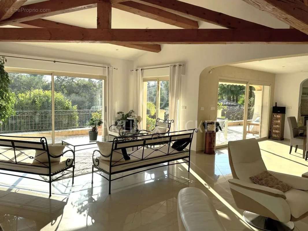 Maison à MOUGINS