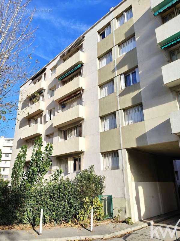 Appartement à MARSEILLE-3E