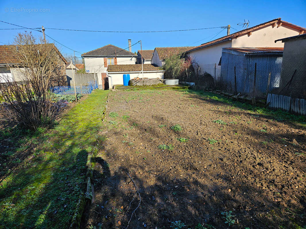 Maison à LE VIGEANT