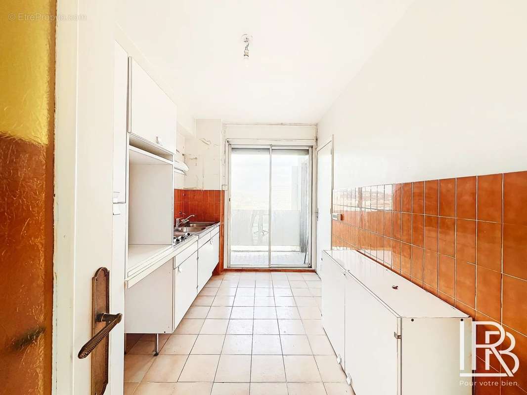 Appartement à MARSEILLE-8E