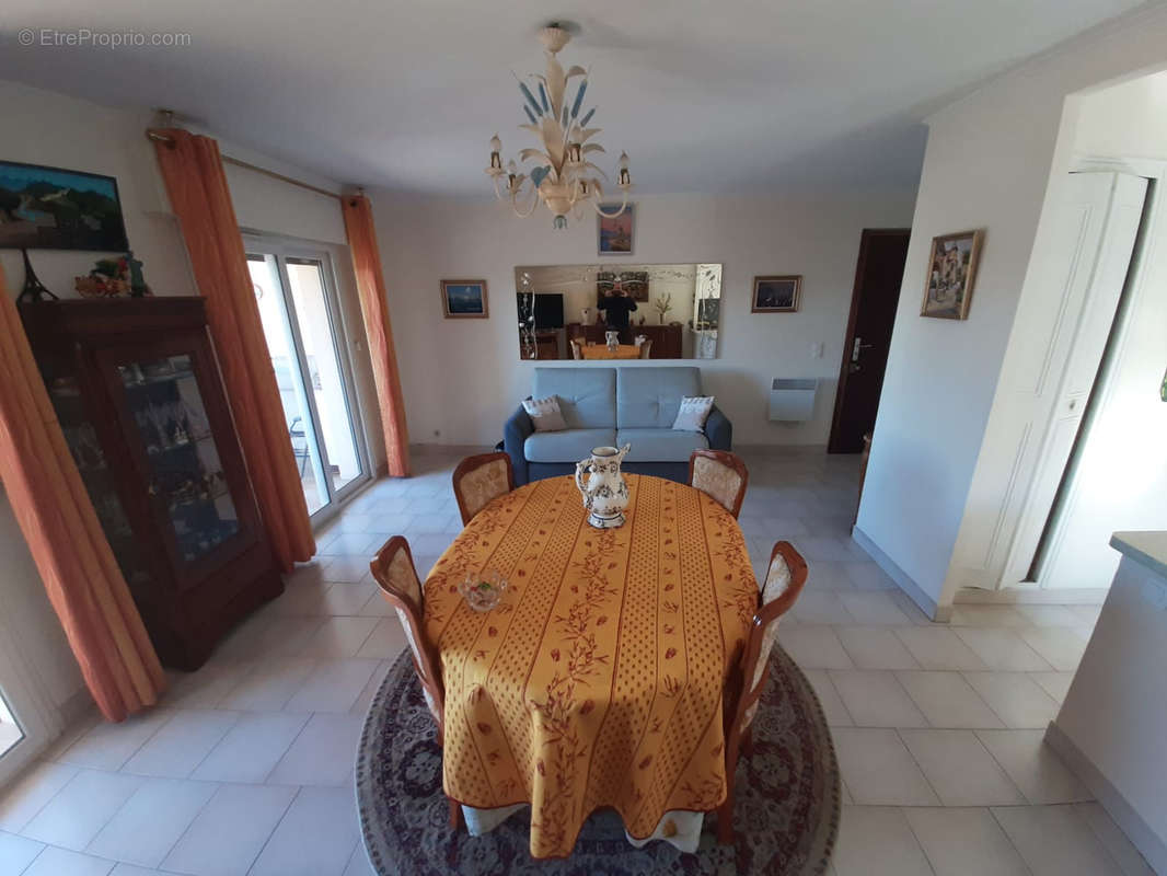 Appartement à SIX-FOURS-LES-PLAGES