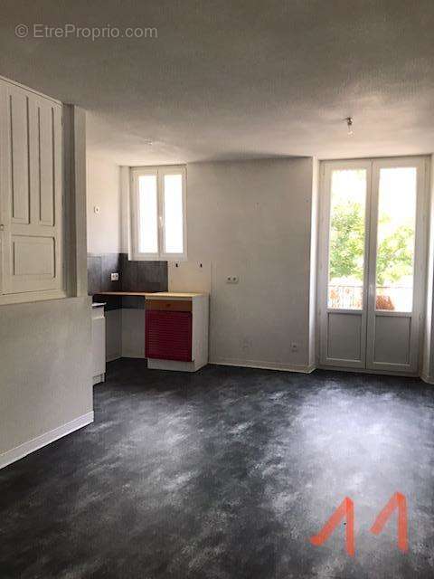   - Appartement à BORT-LES-ORGUES