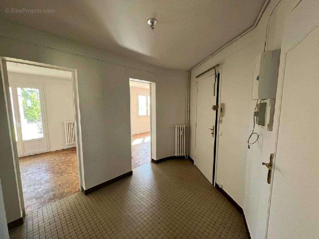 Appartement à SAVIGNY-SUR-ORGE