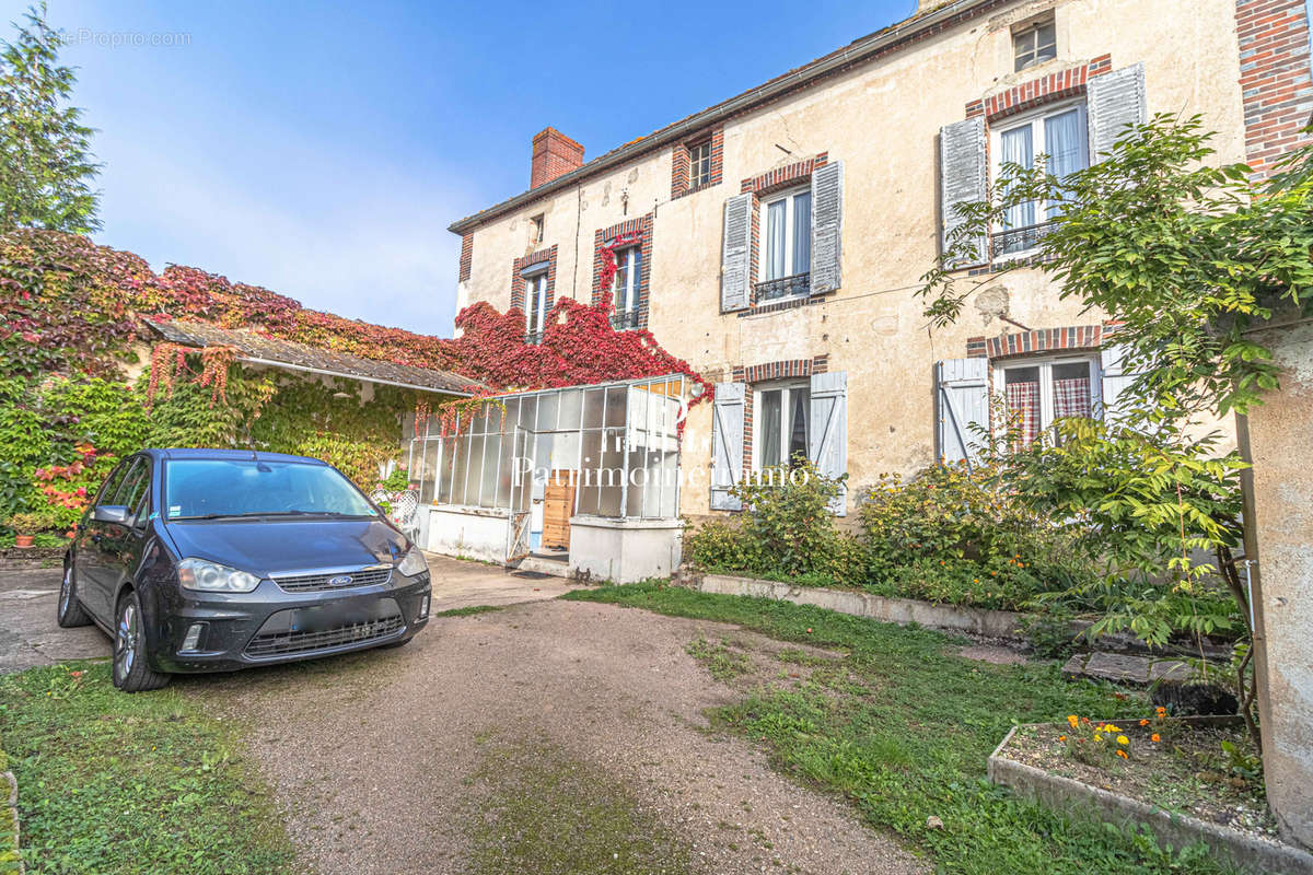 Maison à JOIGNY