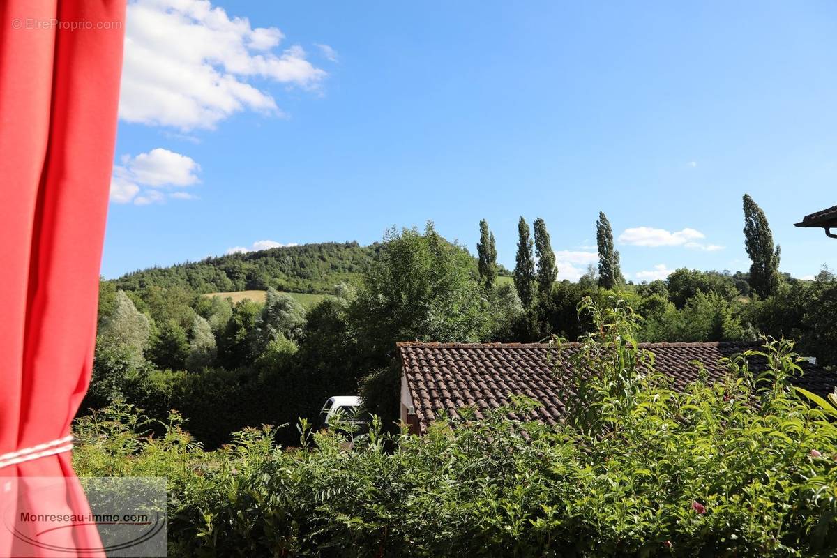 Maison à LA ROCHE-VINEUSE