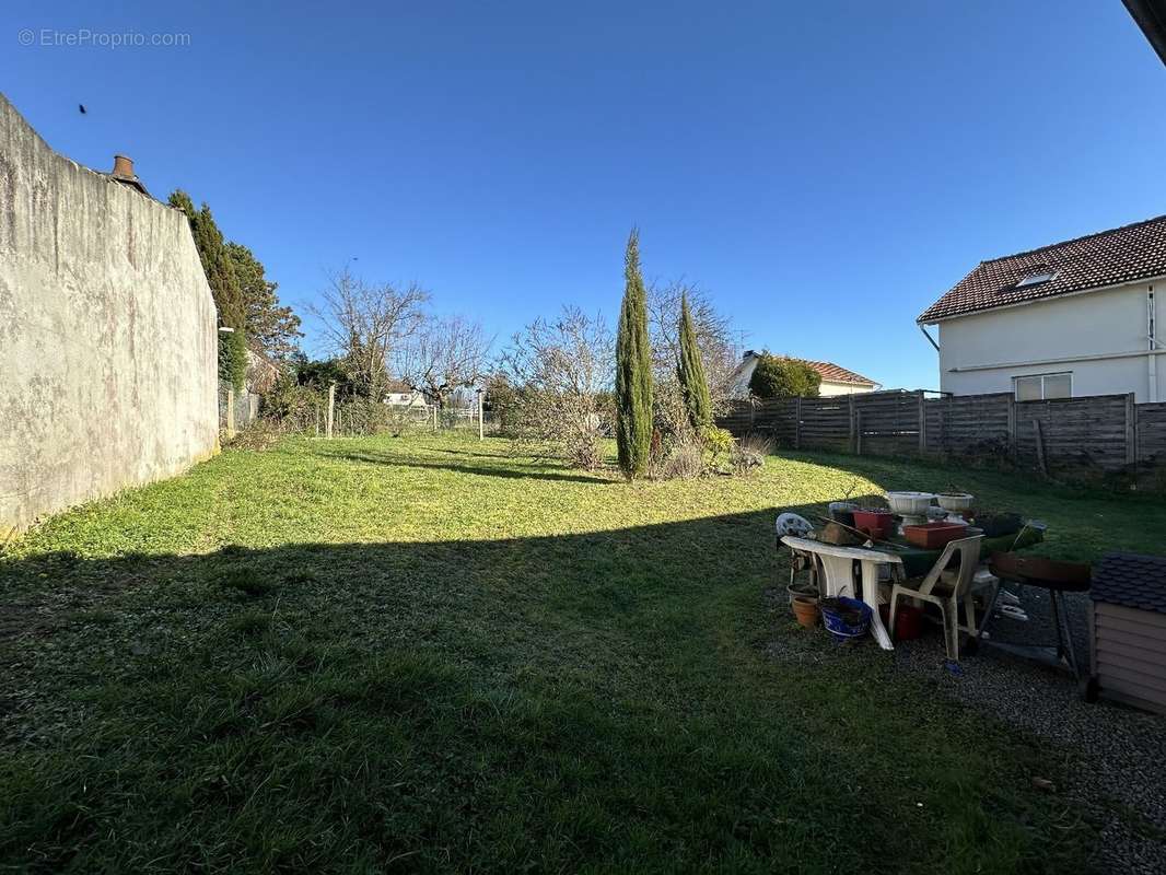 Maison à LE PALAIS-SUR-VIENNE