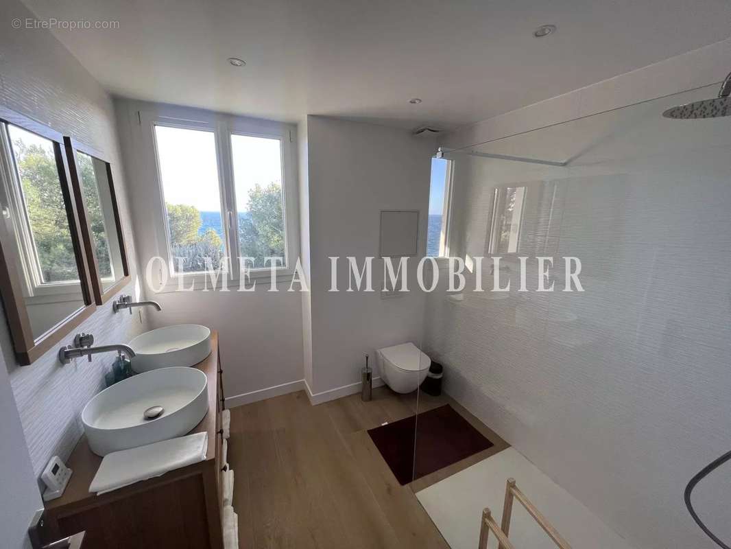 Appartement à ROQUEBRUNE-CAP-MARTIN