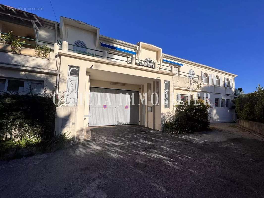 Appartement à ROQUEBRUNE-CAP-MARTIN