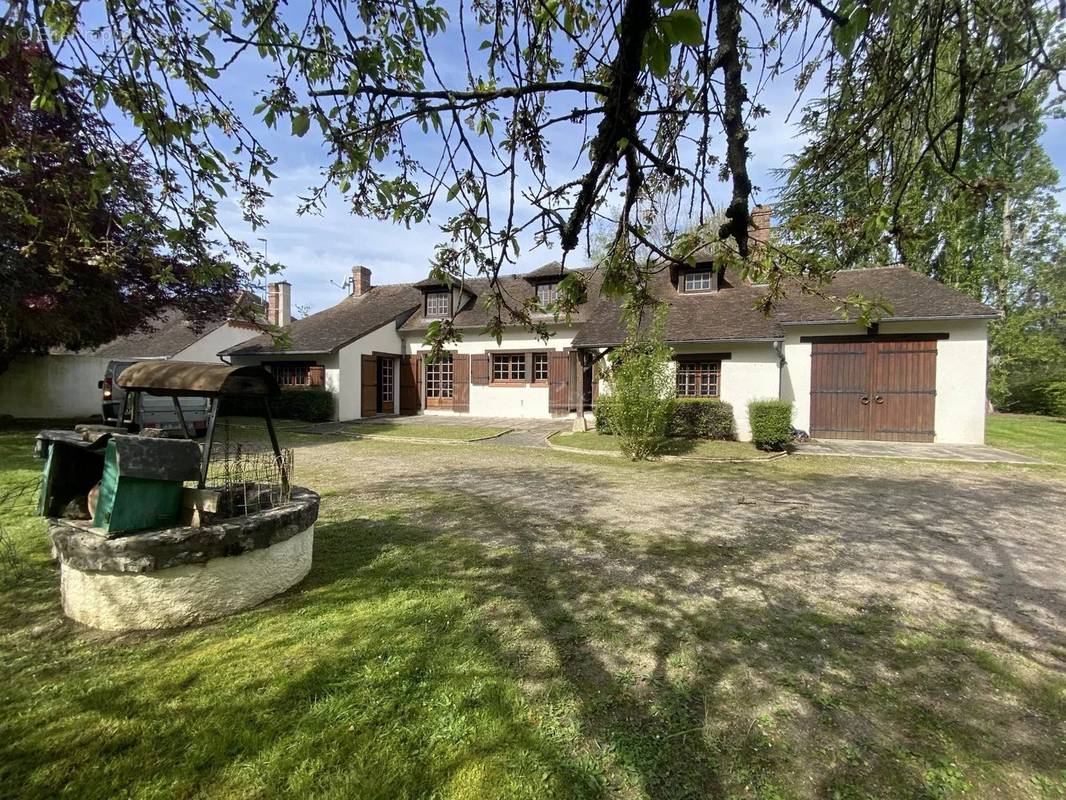 Maison à CHEVILLON-SUR-HUILLARD