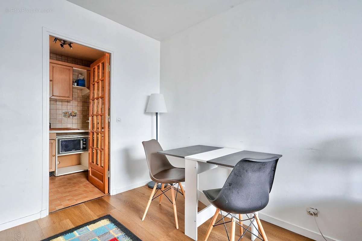 Appartement à PARIS-15E