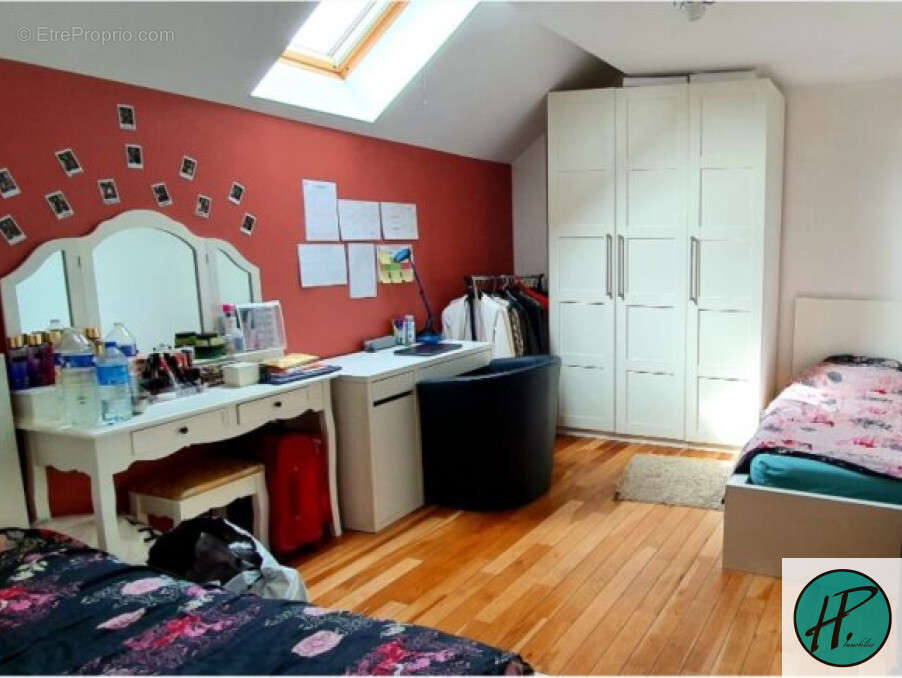 Appartement à LES LILAS