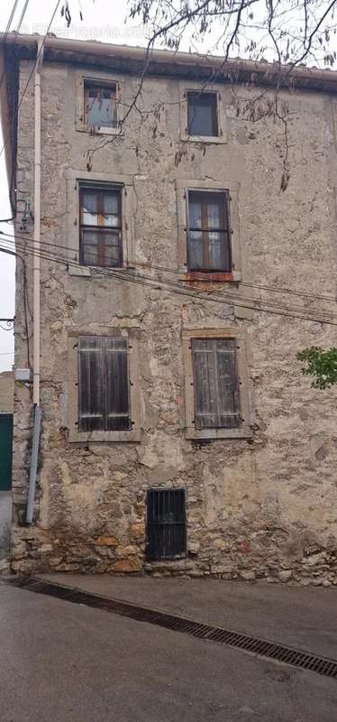 Maison à VILLENEUVE-LES-CORBIERES