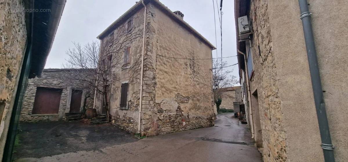 Maison à VILLENEUVE-LES-CORBIERES