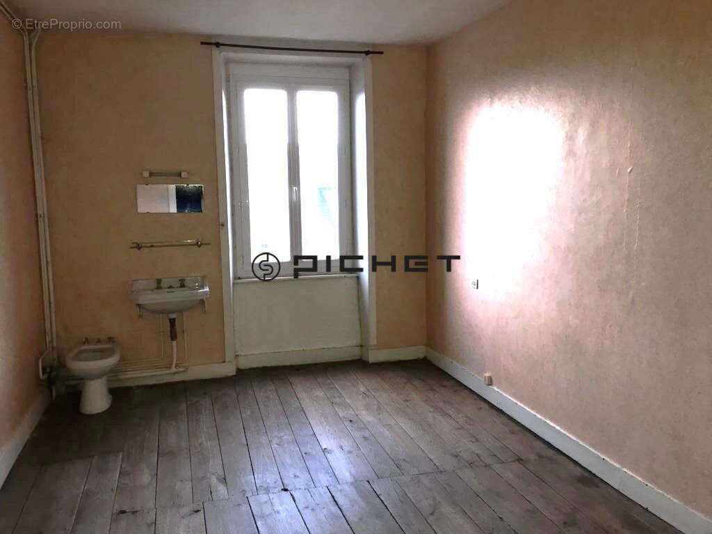 Appartement à UZERCHE