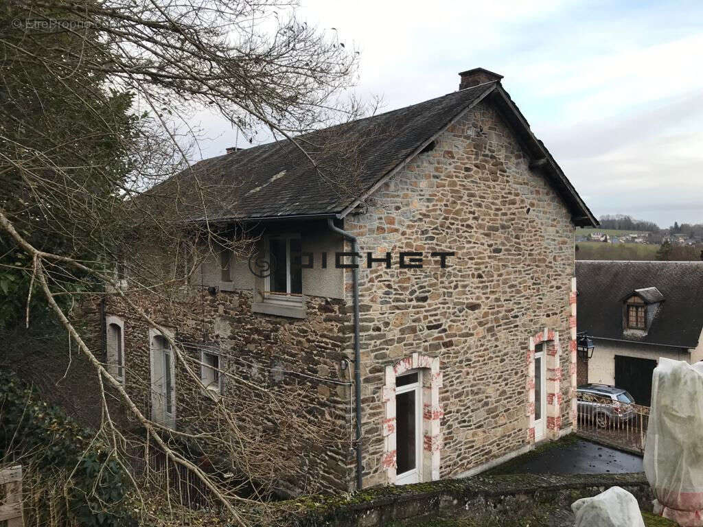 Appartement à UZERCHE