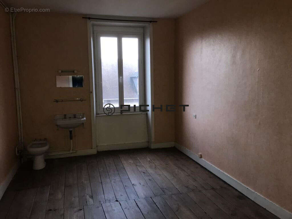 Appartement à UZERCHE