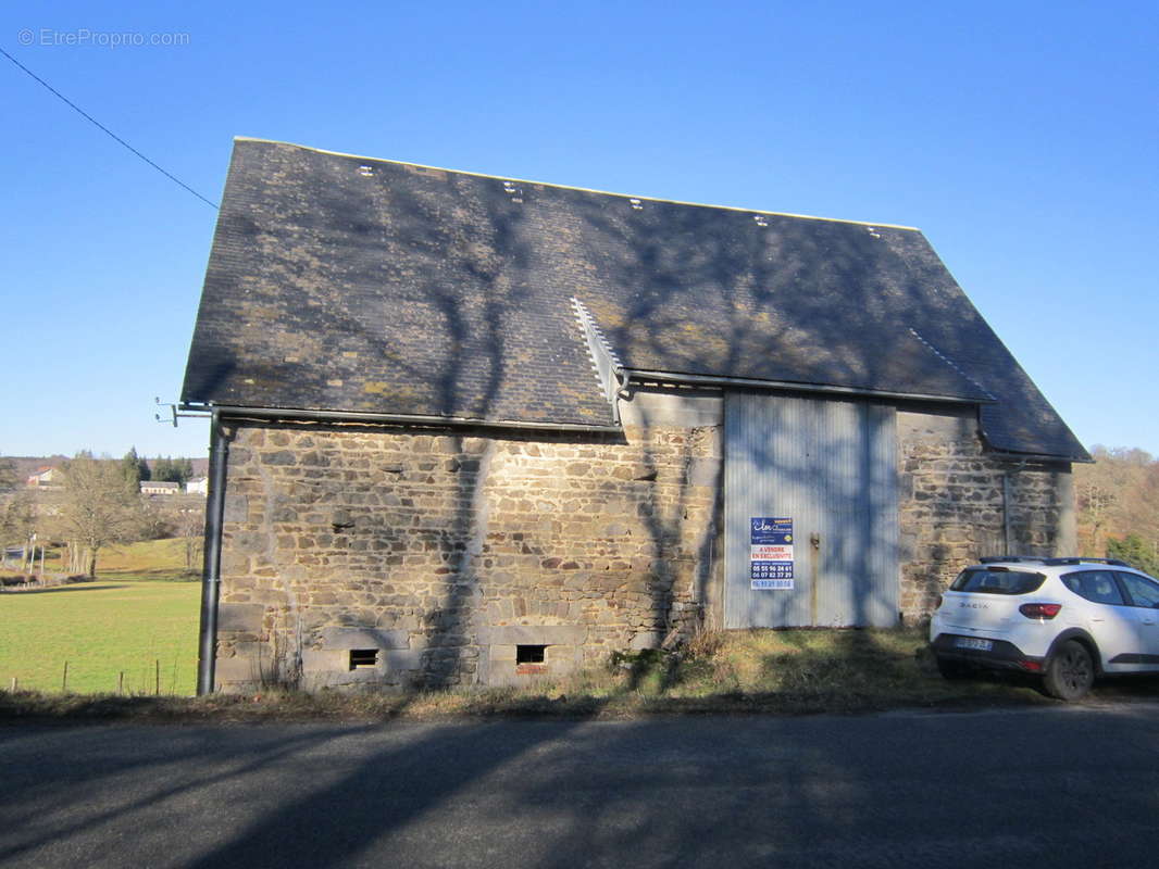   - Maison à LA COURTINE