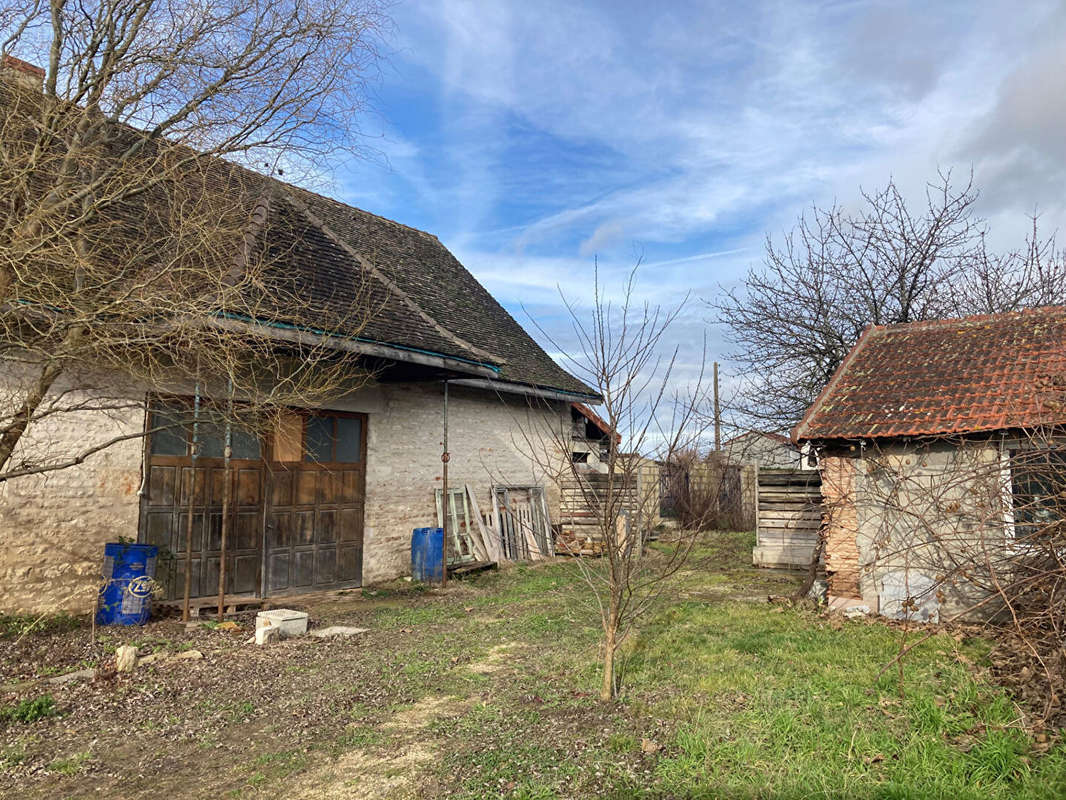 Maison à SAINT-MARCEL