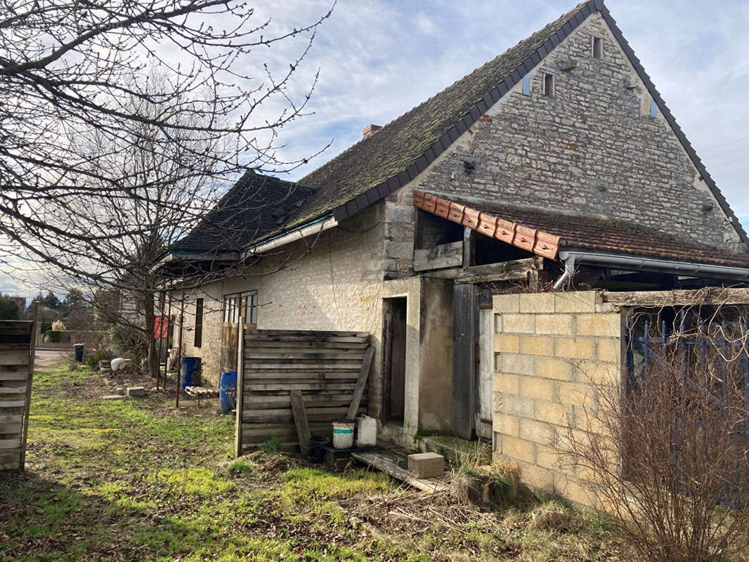 Maison à SAINT-MARCEL