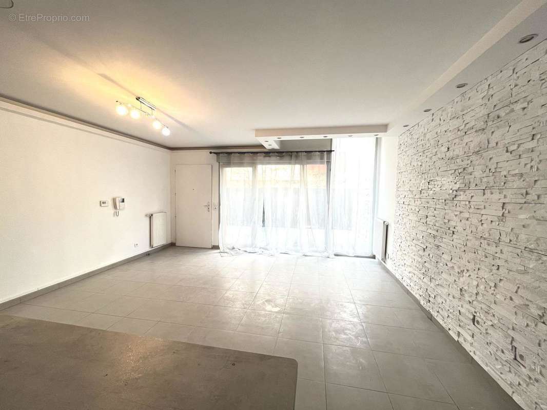 Appartement à GENNEVILLIERS