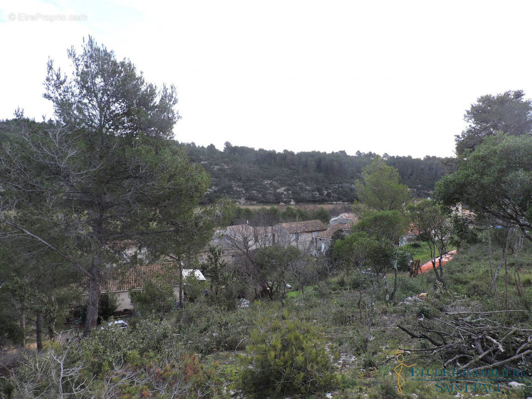 Terrain à AIGUES-VIVES