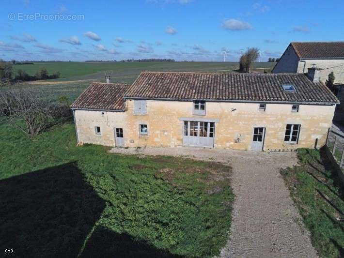 Maison à VILLEFAGNAN