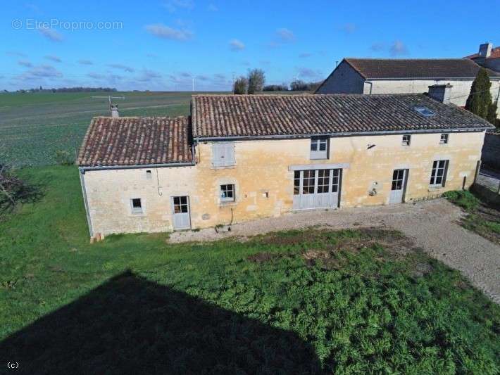 Maison à VILLEFAGNAN