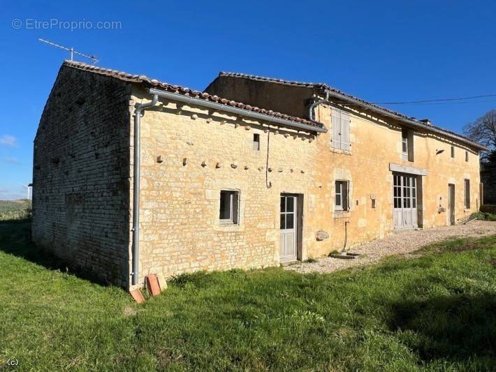 Maison à VILLEFAGNAN