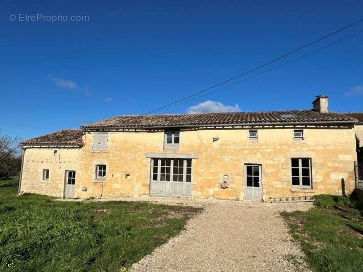 Maison à VILLEFAGNAN