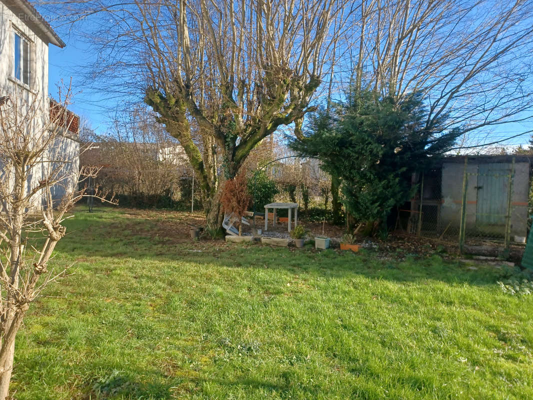 Appartement à CHASSENEUIL-SUR-BONNIEURE