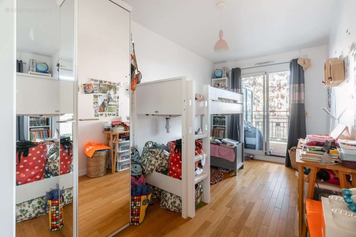 Appartement à LEVALLOIS-PERRET