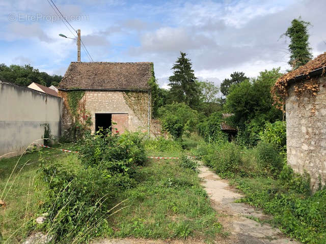 Terrain à SOUPPES-SUR-LOING